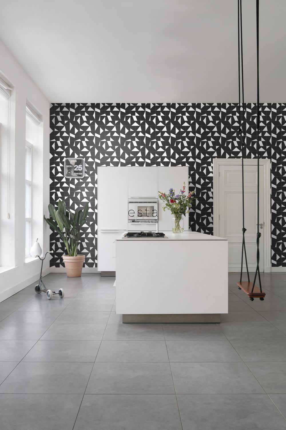 Esta Home Black & White with a splash of Gold 139087