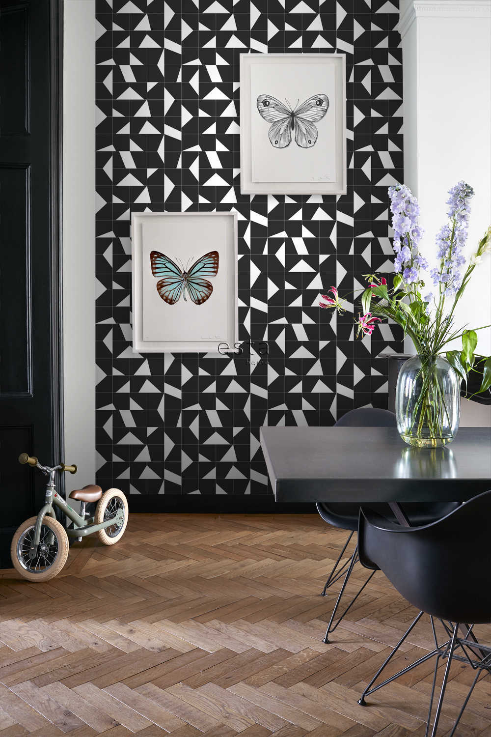 Esta Home Black & White with a splash of Gold 139087