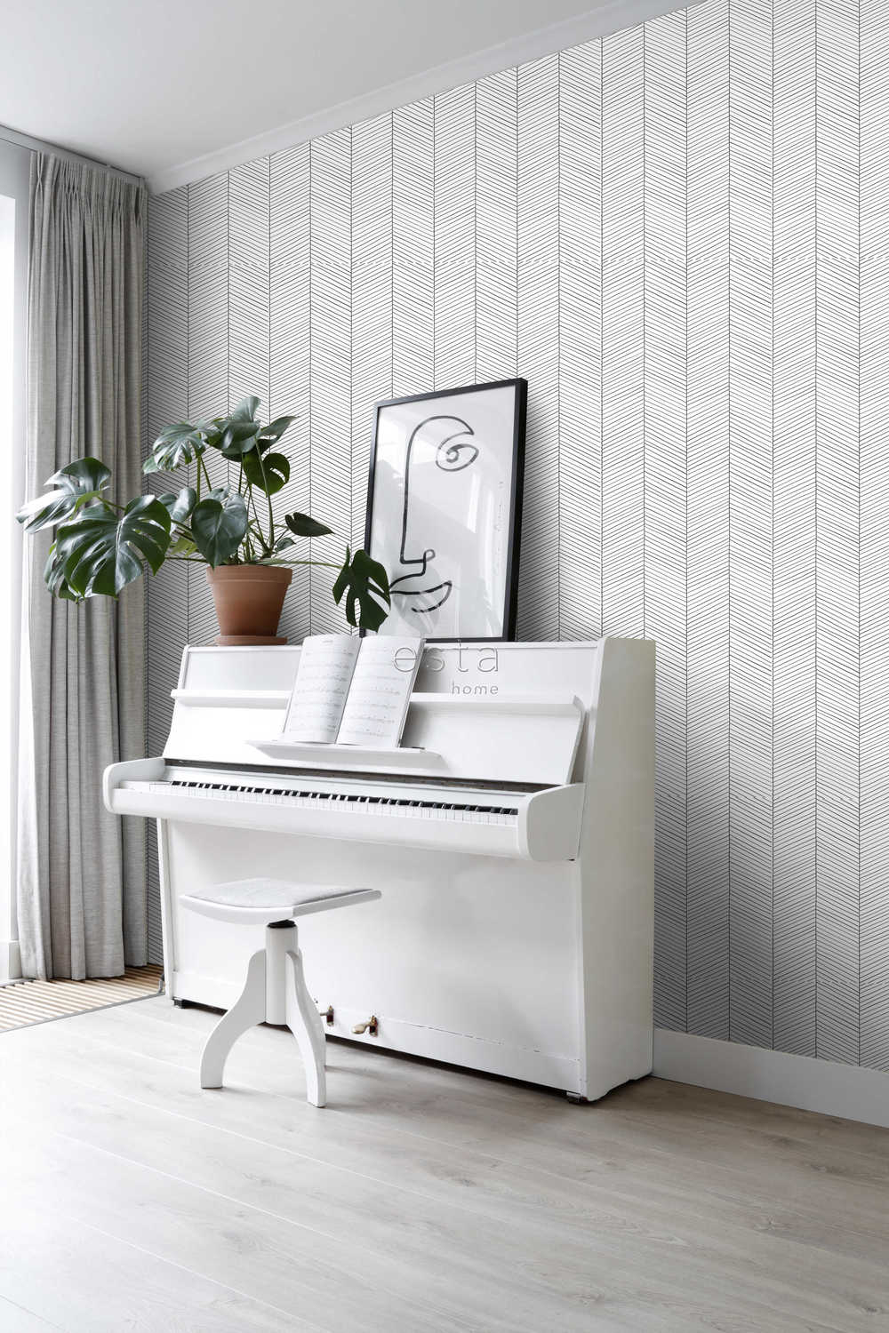 Esta Home Black & White with a splash of Gold 139106