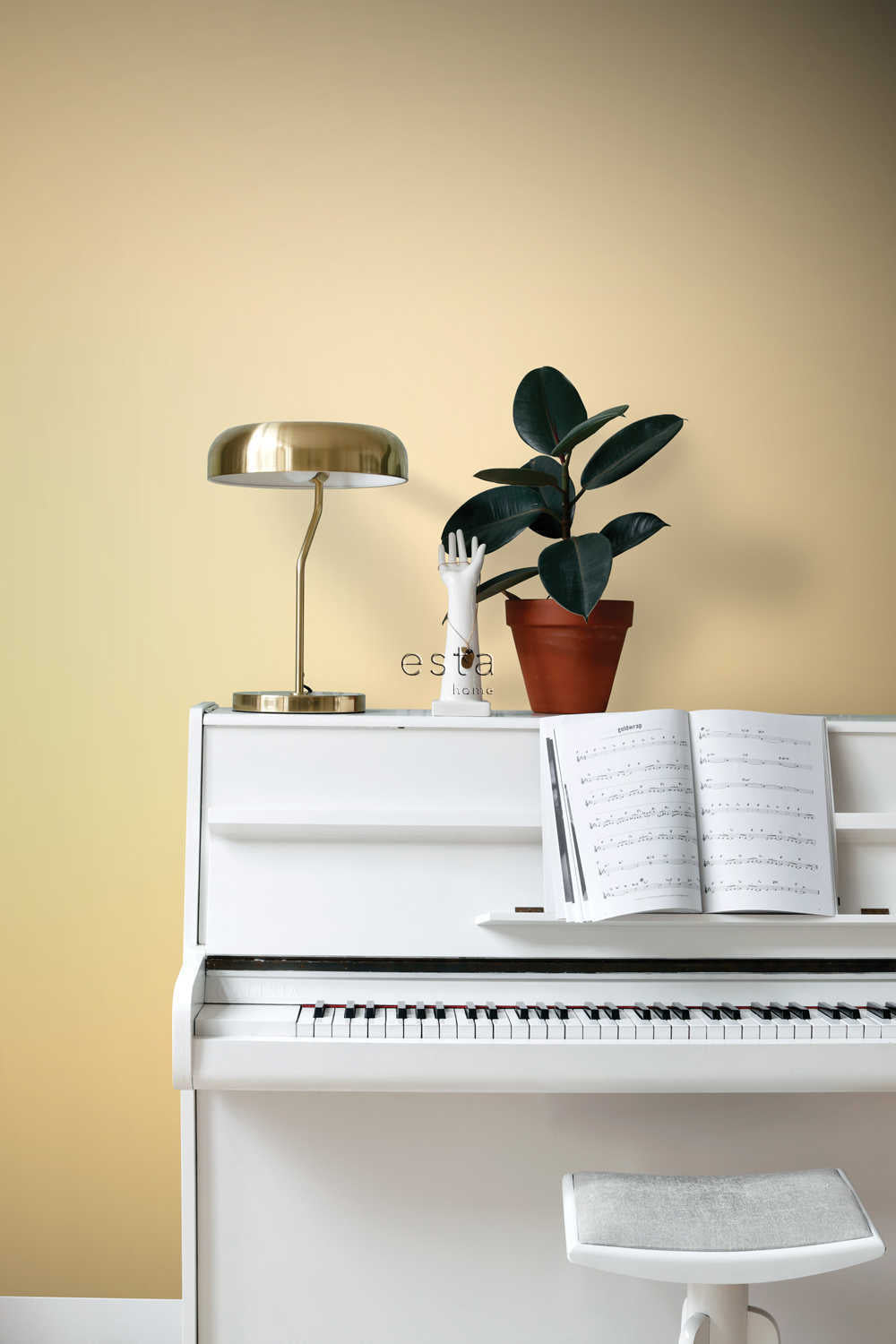 Esta Home Black & White with a splash of Gold 139110