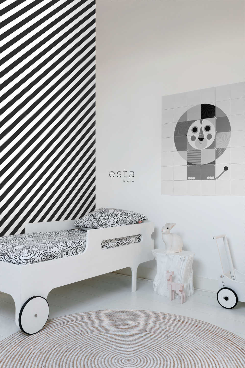 Esta Home Black & White with a splash of Gold 139112