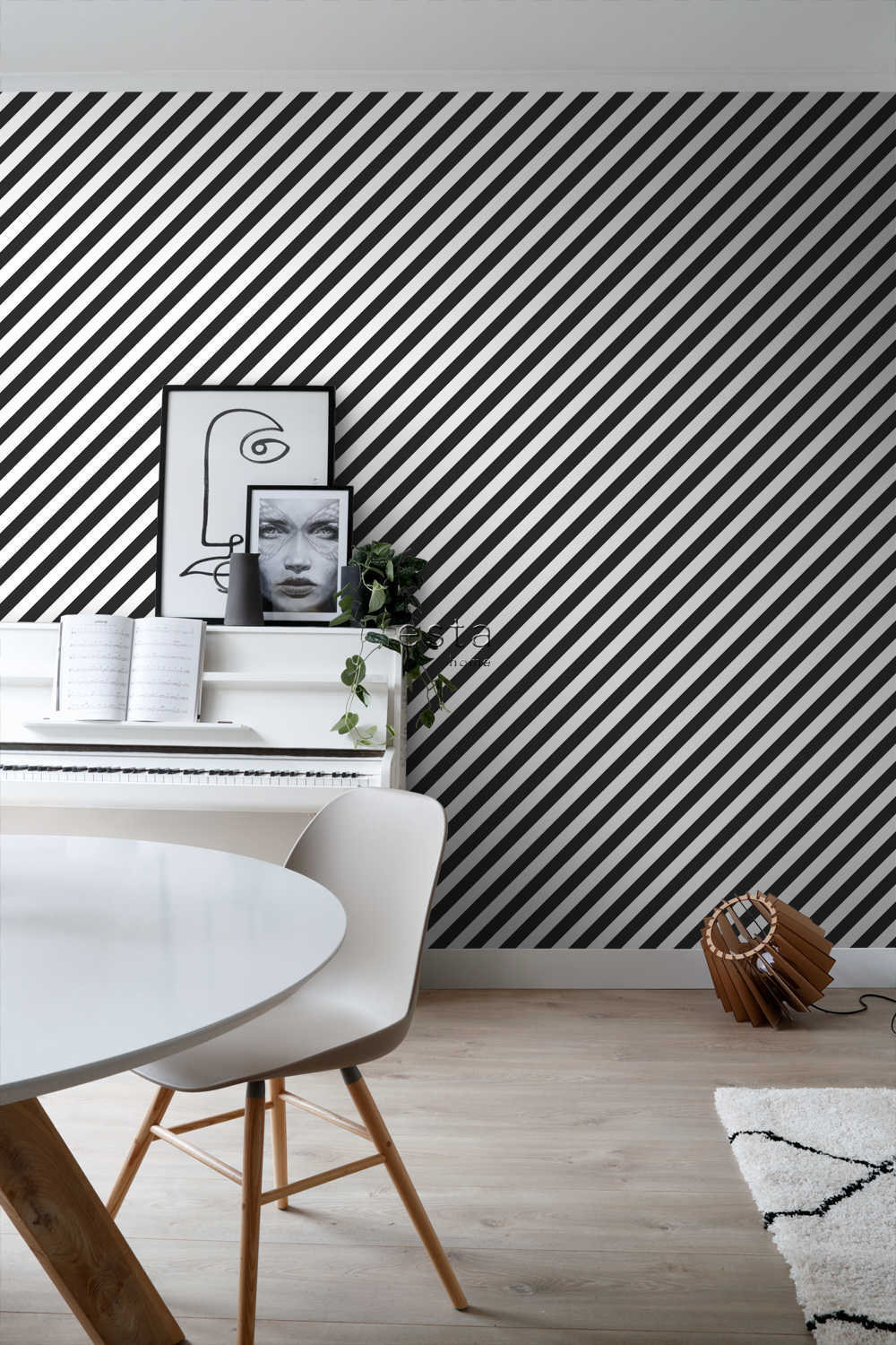 Esta Home Black & White with a splash of Gold 139112