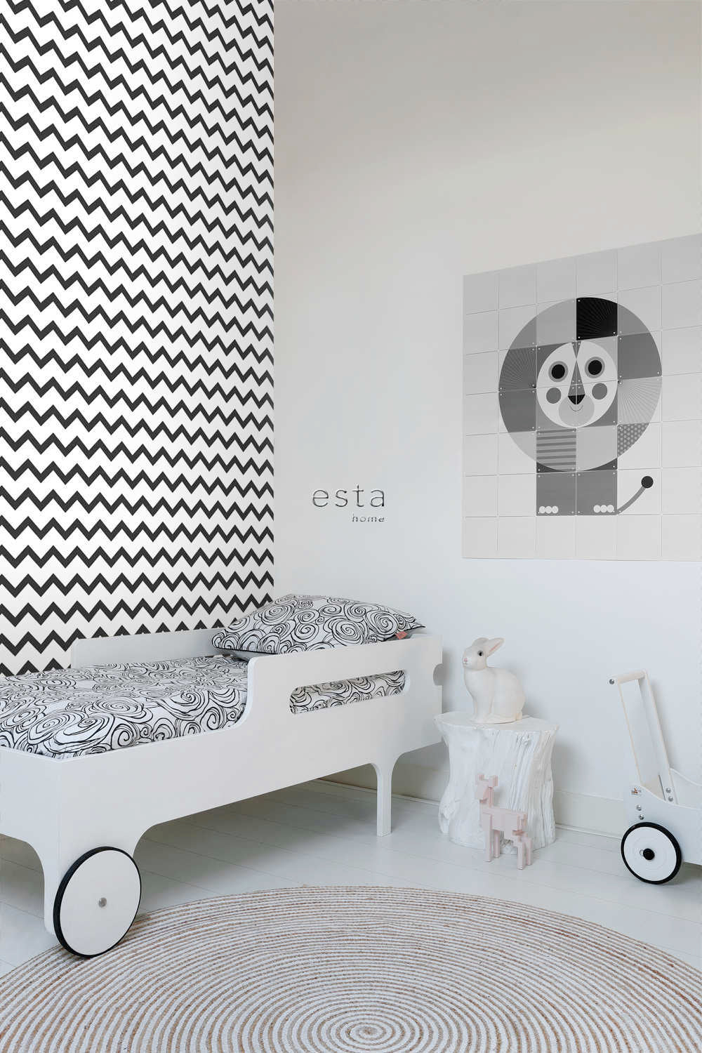 Esta Home Black & White with a splash of Gold 139115