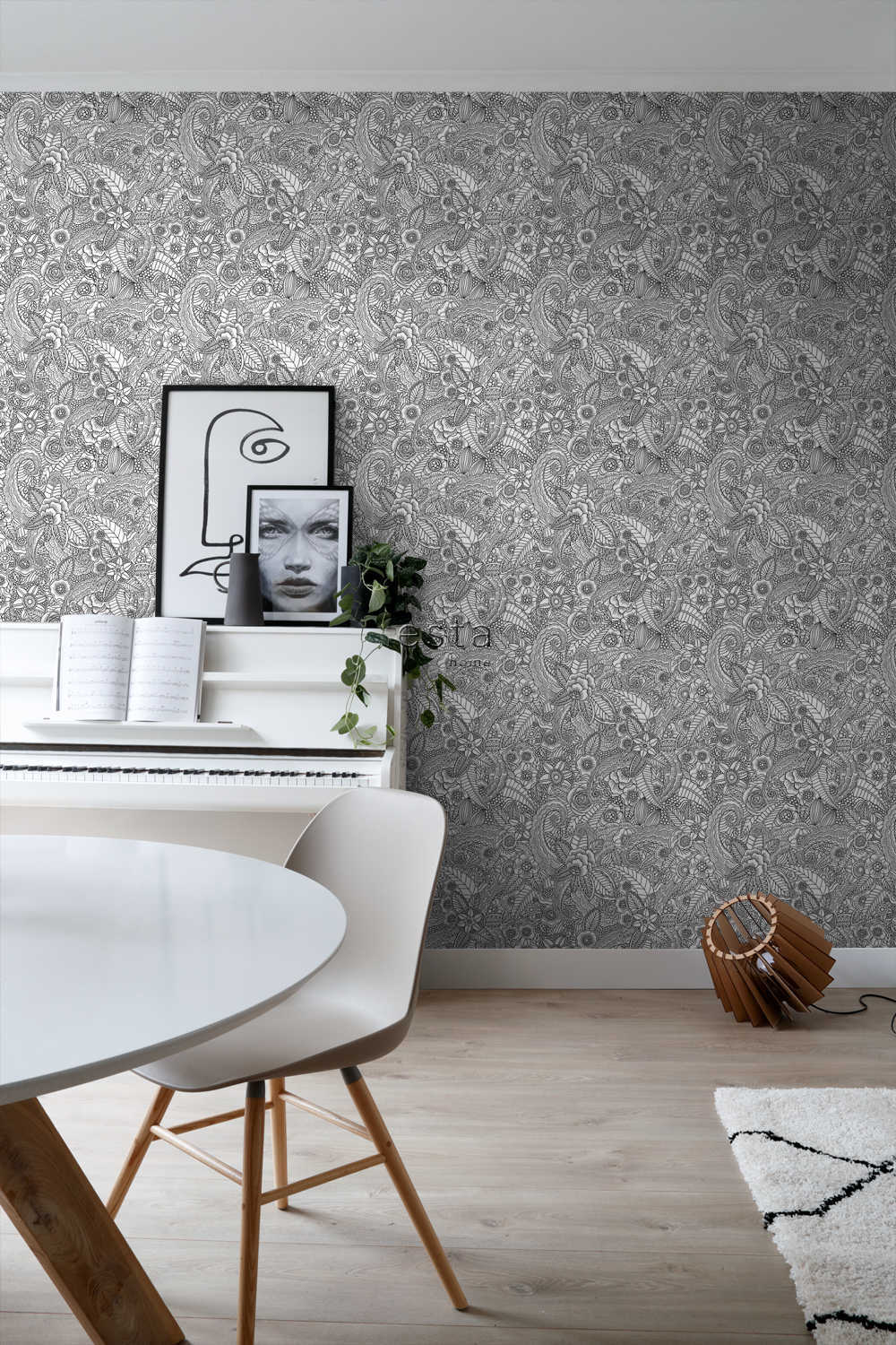 Esta Home Black & White with a splash of Gold 139117