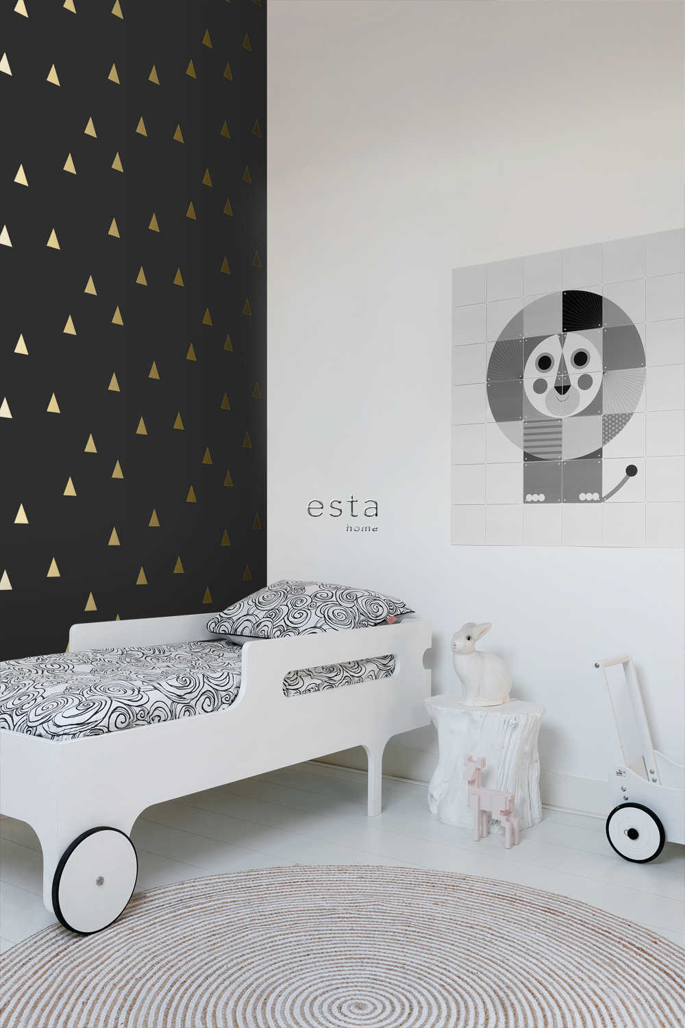 Esta Home Black & White with a splash of Gold 139123