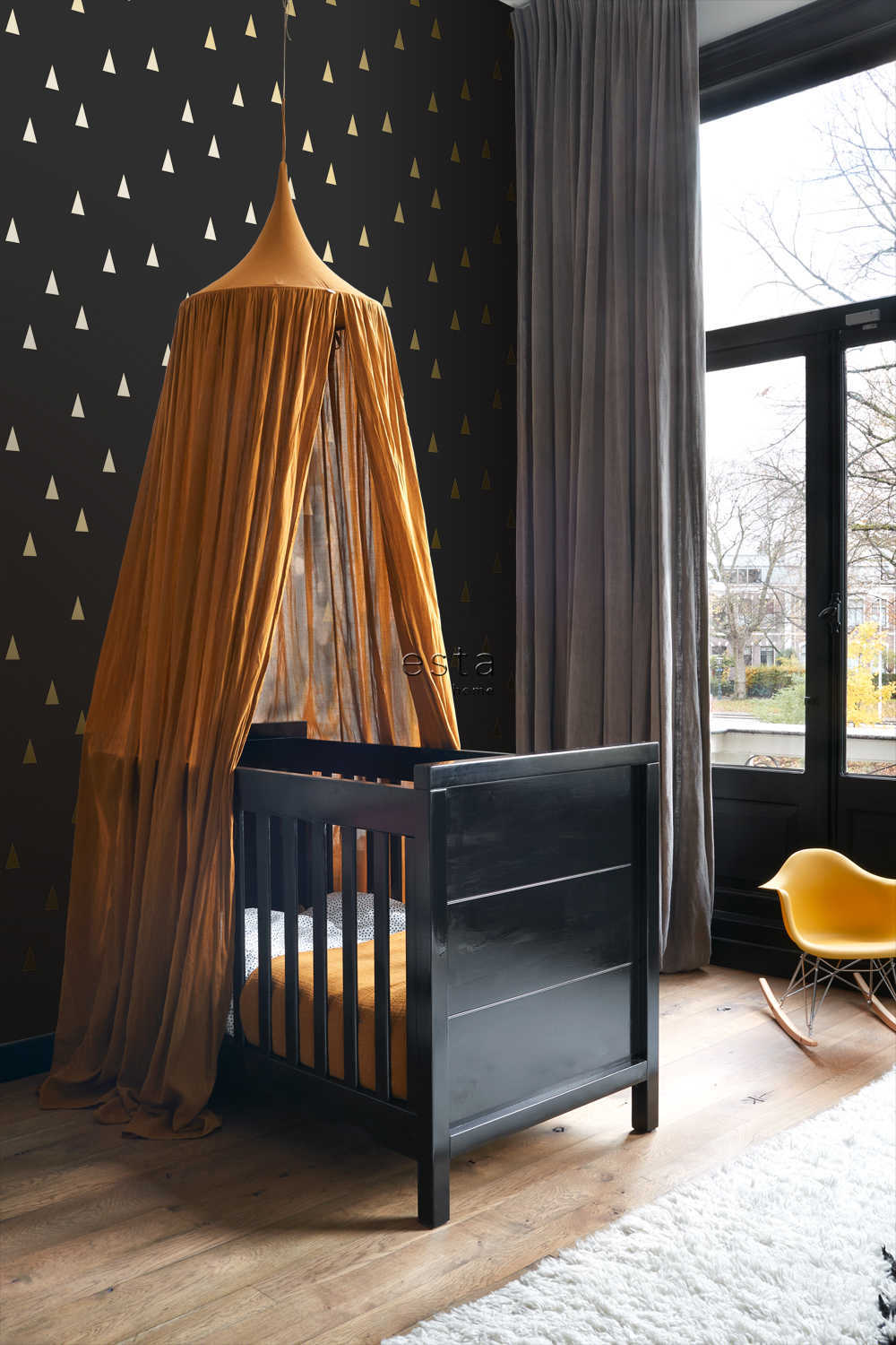 Esta Home Black & White with a splash of Gold 139123