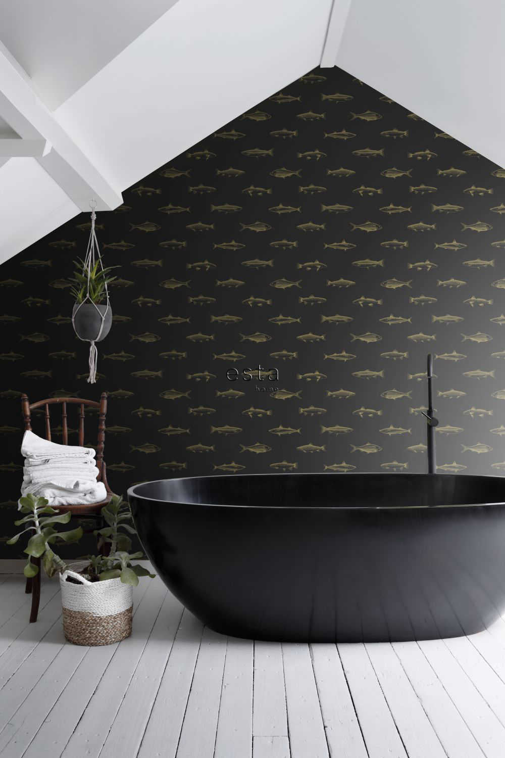 Esta Home Black & White with a splash of Gold 139124