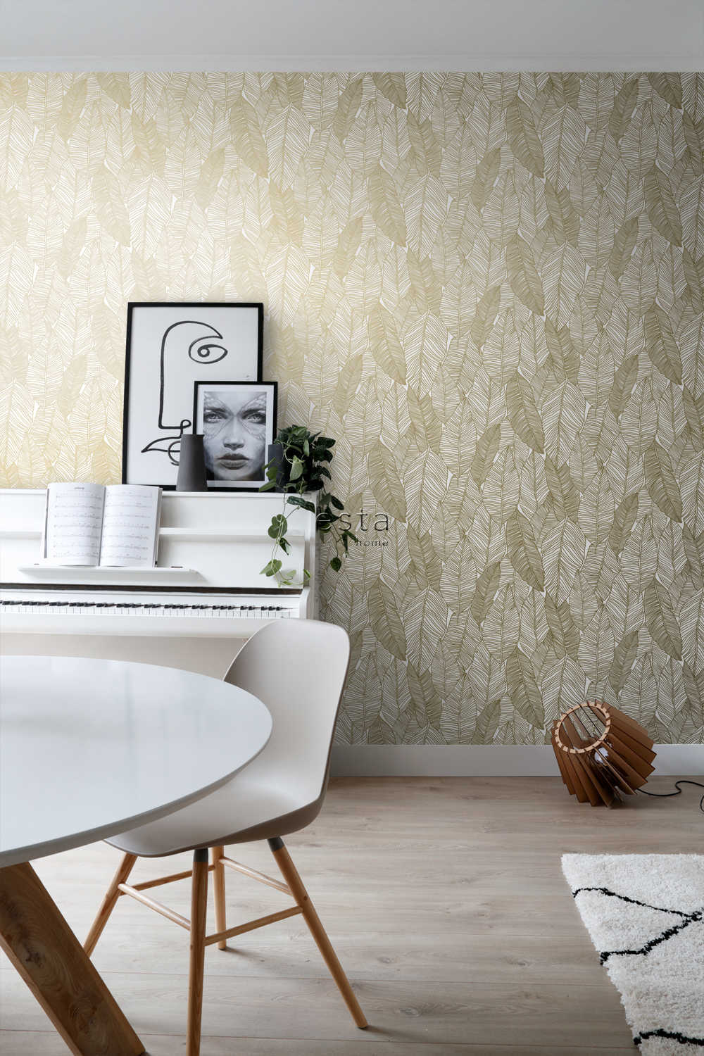 Esta Home Black & White with a splash of Gold 139125