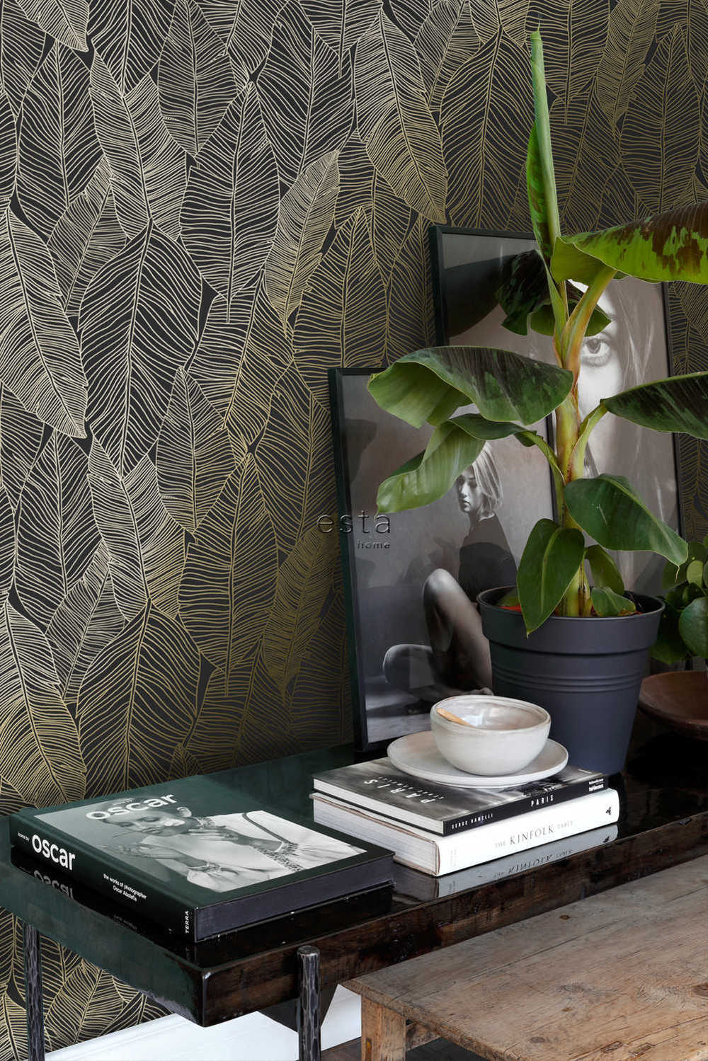 Esta Home Black & White with a splash of Gold 139126