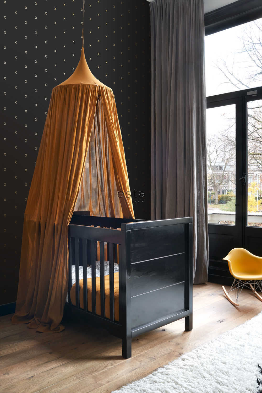 Esta Home Black & White with a splash of Gold 139130