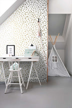 Esta Home Black & White with a splash of Gold 139133
