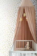 Esta Home Black & White with a splash of Gold 139133