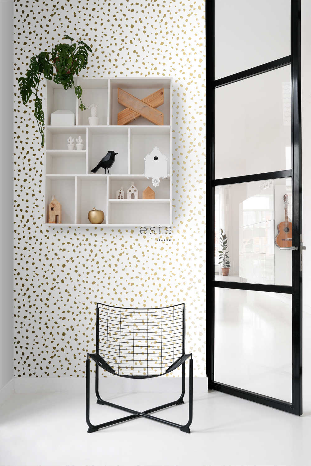 Esta Home Black & White with a splash of Gold 139133