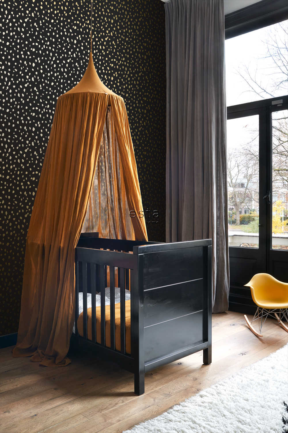 Esta Home Black & White with a splash of Gold 139134