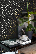 Esta Home Black & White with a splash of Gold 139134