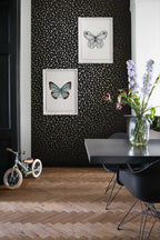Esta Home Black & White with a splash of Gold 139134