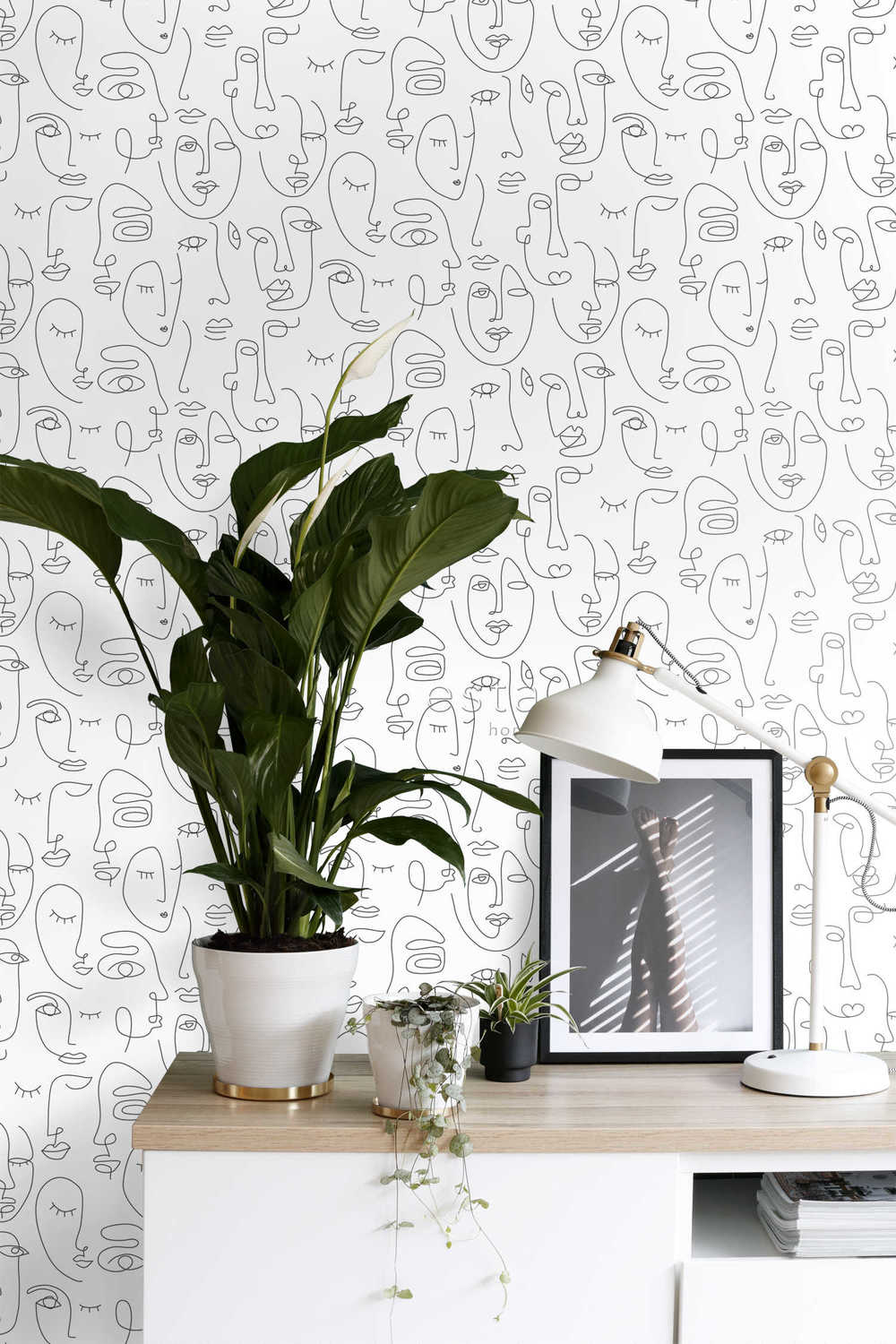 Esta Home Black & White with a splash of Gold 139145