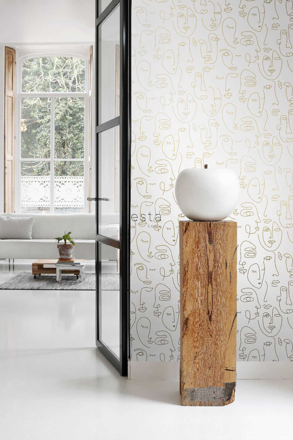 Esta Home Black & White with a splash of Gold 139146