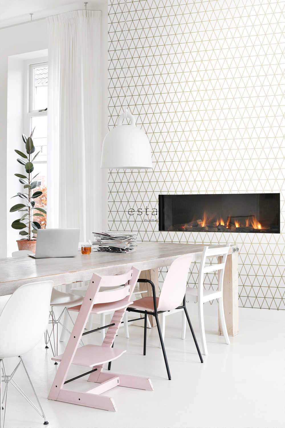 Esta Home Black & White with a splash of Gold 139147