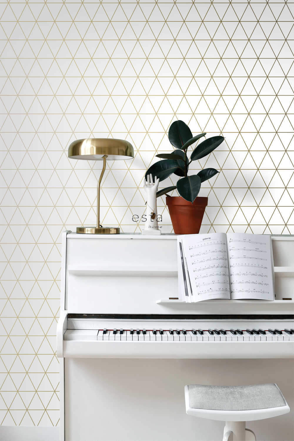 Esta Home Black & White with a splash of Gold 139147