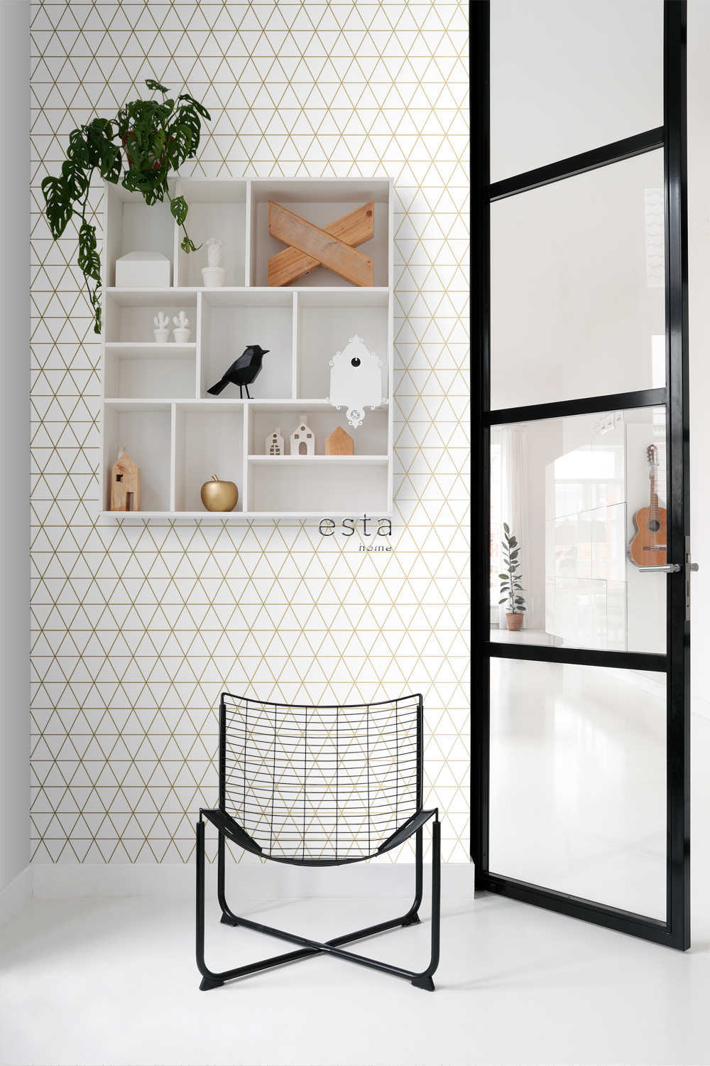 Esta Home Black & White with a splash of Gold 139147