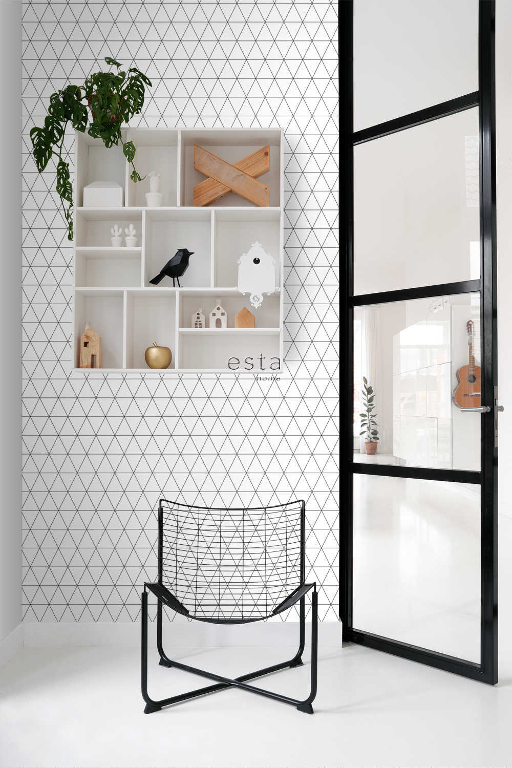Esta Home Black & White with a splash of Gold 139148