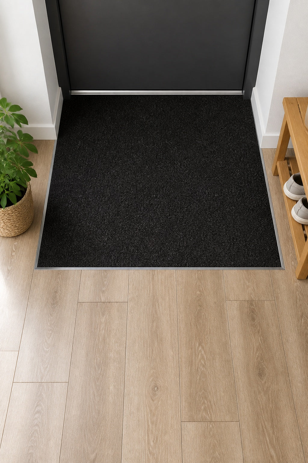 Forbo Coral Classic 4740 Warm Black Droog- en schoonloopmat op maat voor de voordeur in een entree