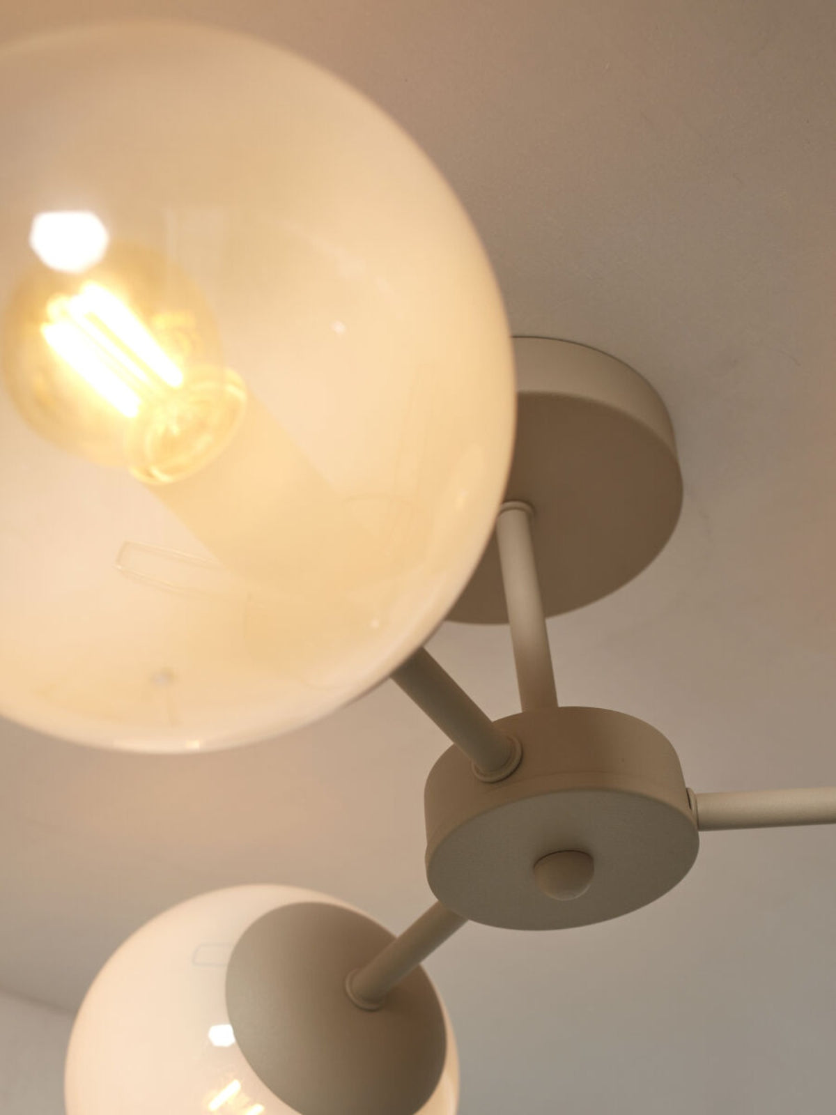 it's about RoMi Plafondlamp Aspen 3-lamps - Witte kleurverloop