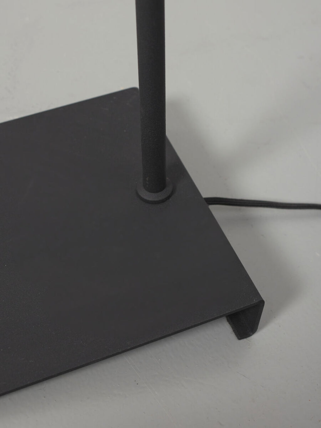 it's about RoMi Staande Lamp Bordeaux - Zwart
