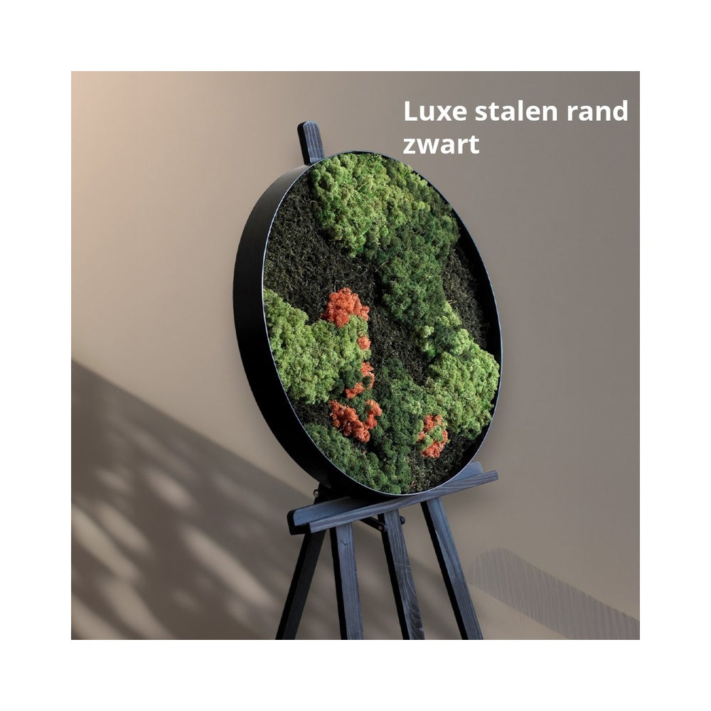 Mosschilderij Lilly met luxe stalen rand in mat zwart op een ezel