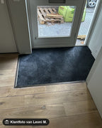 Klantfoto van Leoni M. bij Ambiant Vide 0205 Antraciet – Droogloopmat op maat