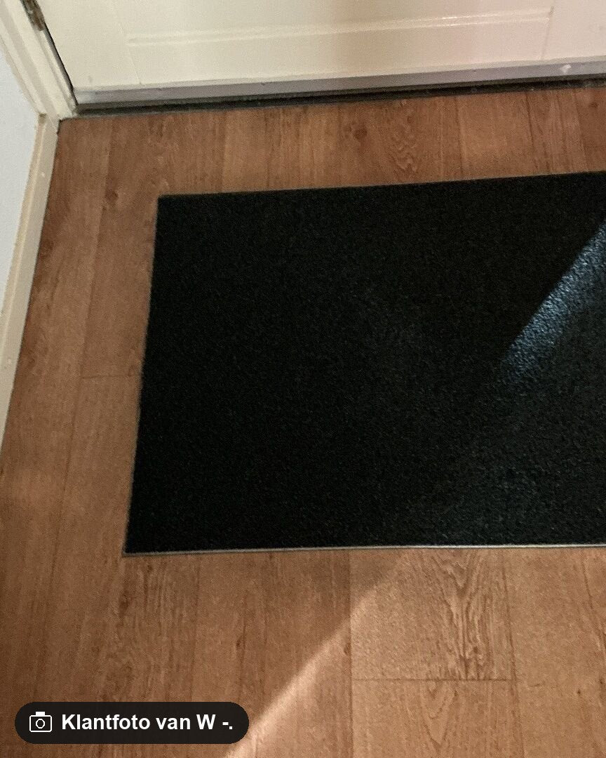 Klantfoto van W -. bij Ambiant Vide 0205 Antraciet – Droogloopmat op maat