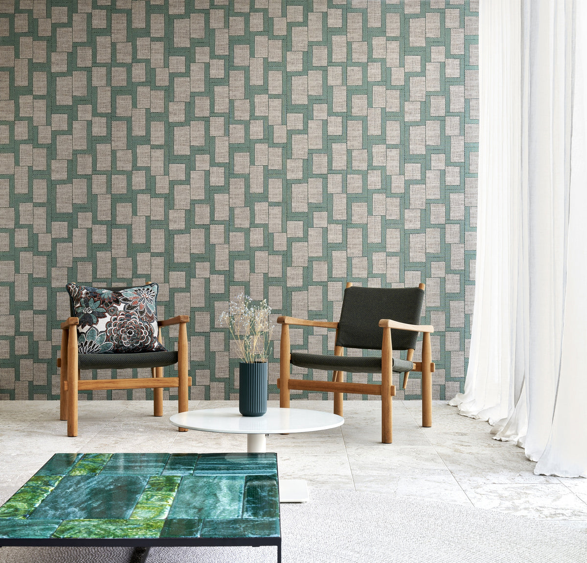 product_arte_essentials-totem_18940_roomshot.jpg
