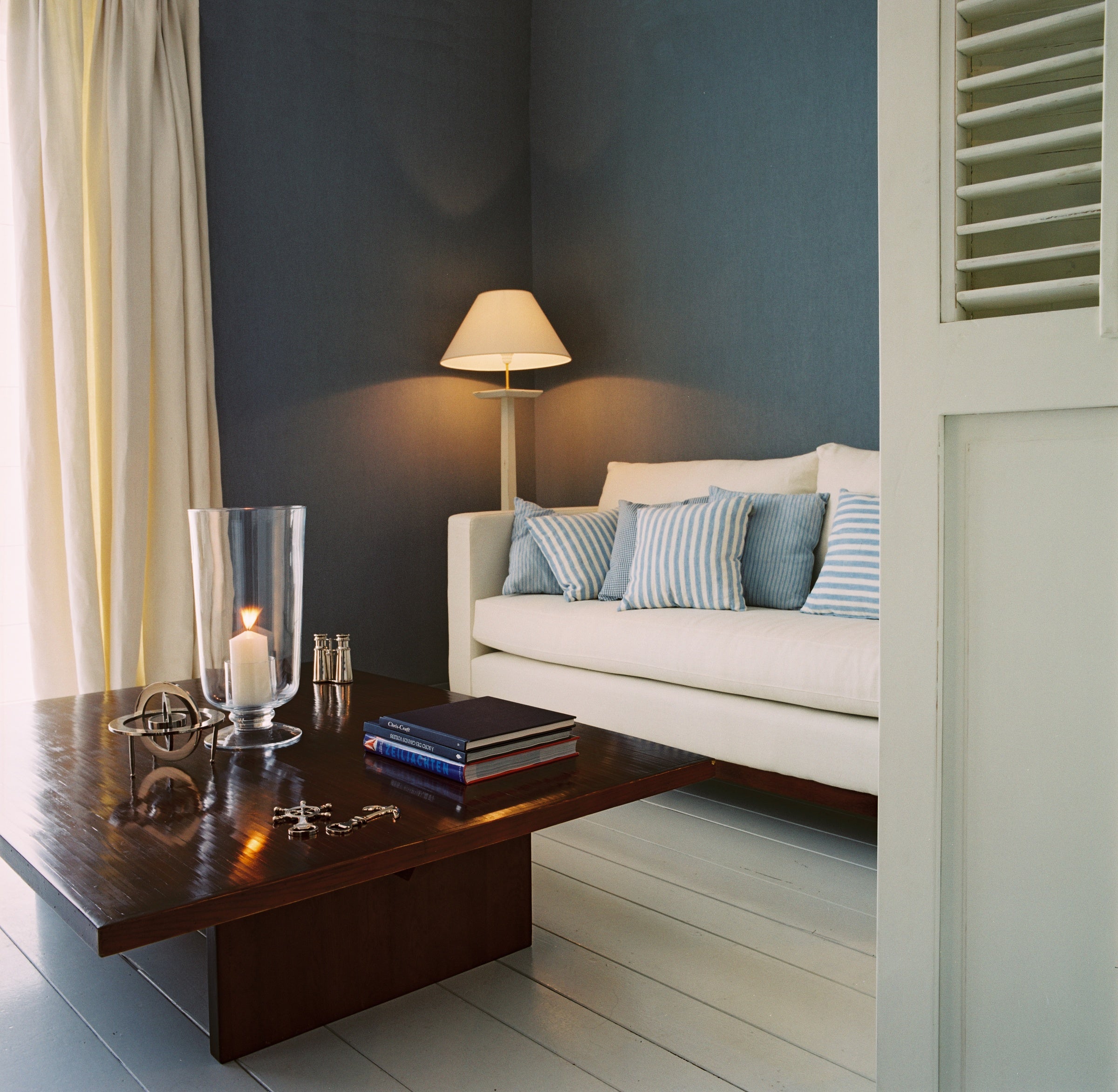product_arte_flamant-the-wallpaper-collection_40015_roomshot.jpg