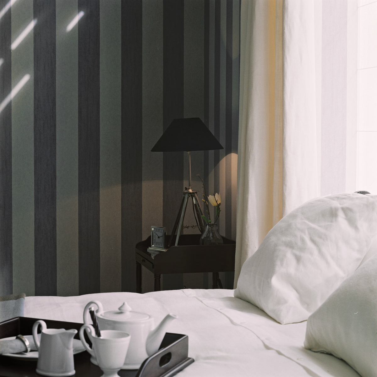 product_arte_flamant-the-wallpaper-collection_40040_roomshot_3.jpg