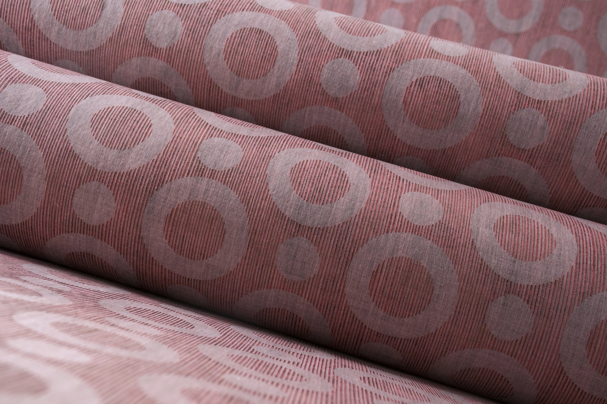 product_arte_moooi-wallcovering-the-extinct-animals-collection_mo2061_roomshot.jpg
