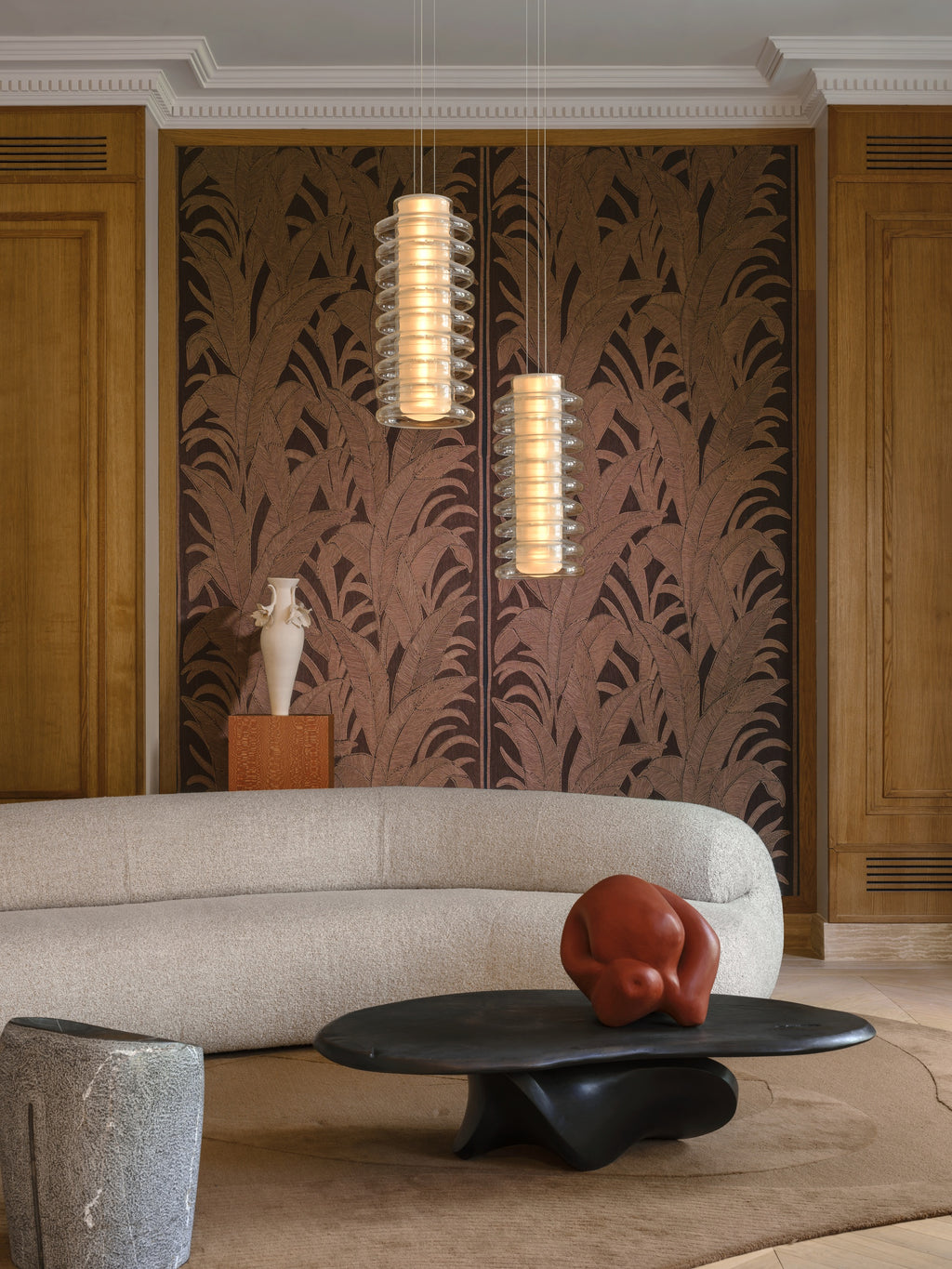 Arte Mysuru Aranya 35442 Chocolate behang in interieur