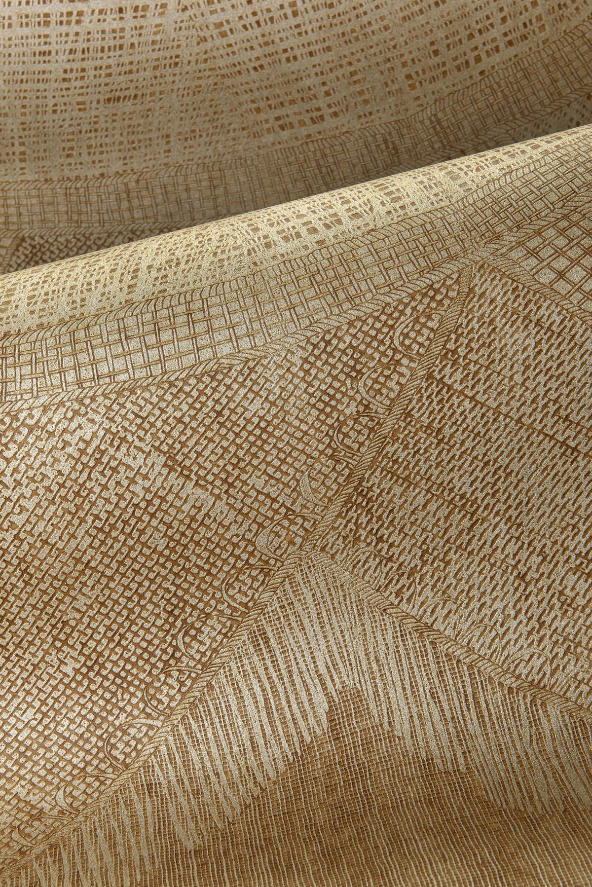 Arte Senah Mestiza 55133 Deep Gold behang detail