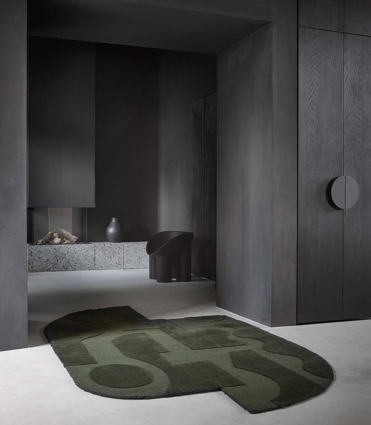 Brink & Campman Mural Form Forest vloerkleed in een interieur