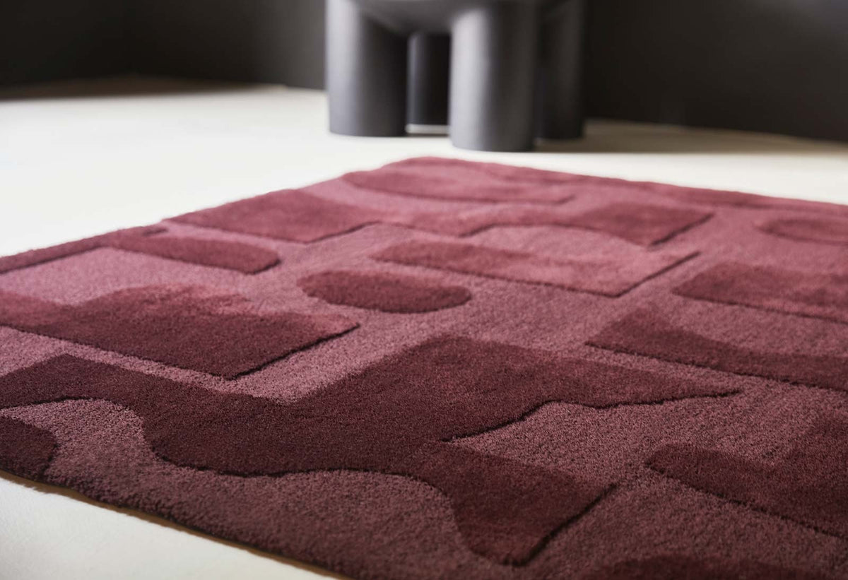 Brink & Campman Mural Modest Burgundy vloerkleed in een interieur