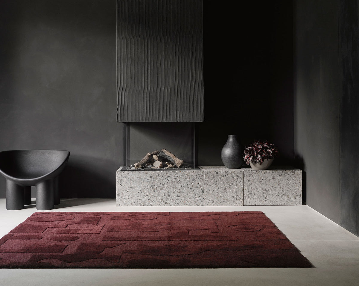 Brink & Campman Mural Modest Burgundy vloerkleed in een interieur