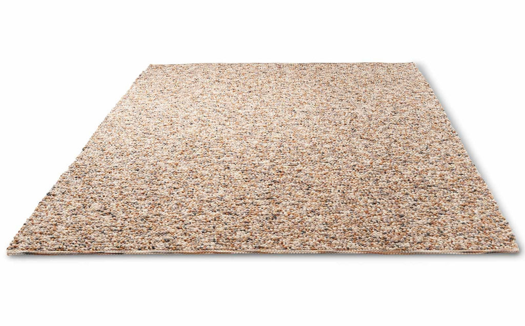 Brink & Campman Pebble Natural vloerkleed schuin van boven