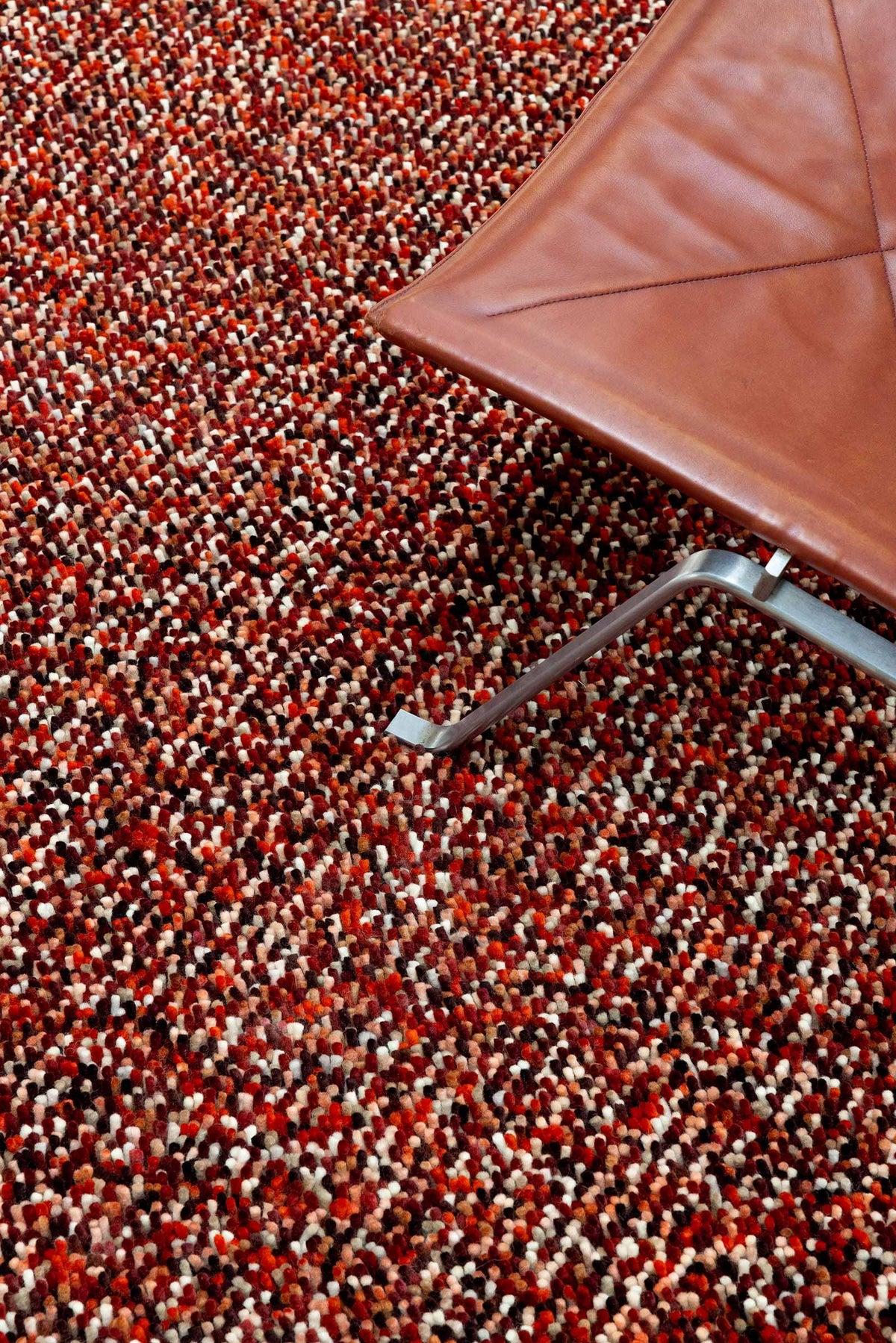 Brink & Campman Pop Art Tomato vloerkleed in een interieur