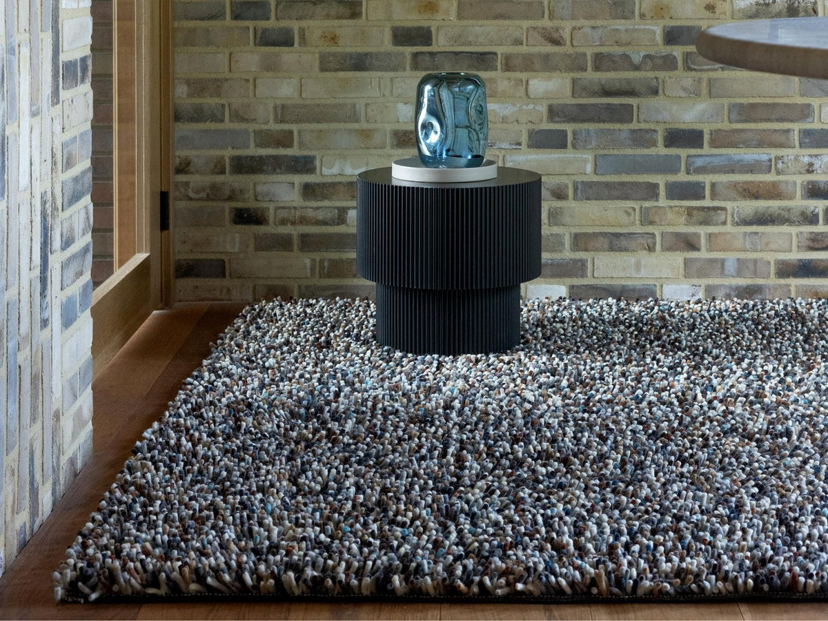 Brink & Campman Rocks Soil vloerkleed in een interieur