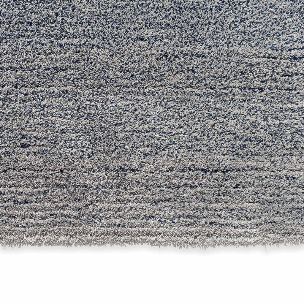 Brink & Campman Shade Low Silver/Polar Night vloerkleed close-up van de structuur