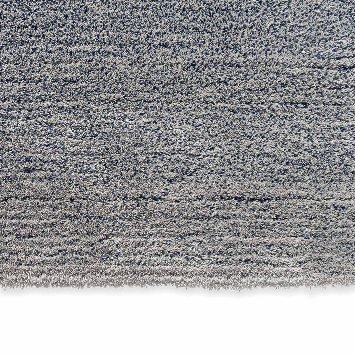 Brink & Campman Shade Low Silver/Polar Night vloerkleed close-up van de structuur
