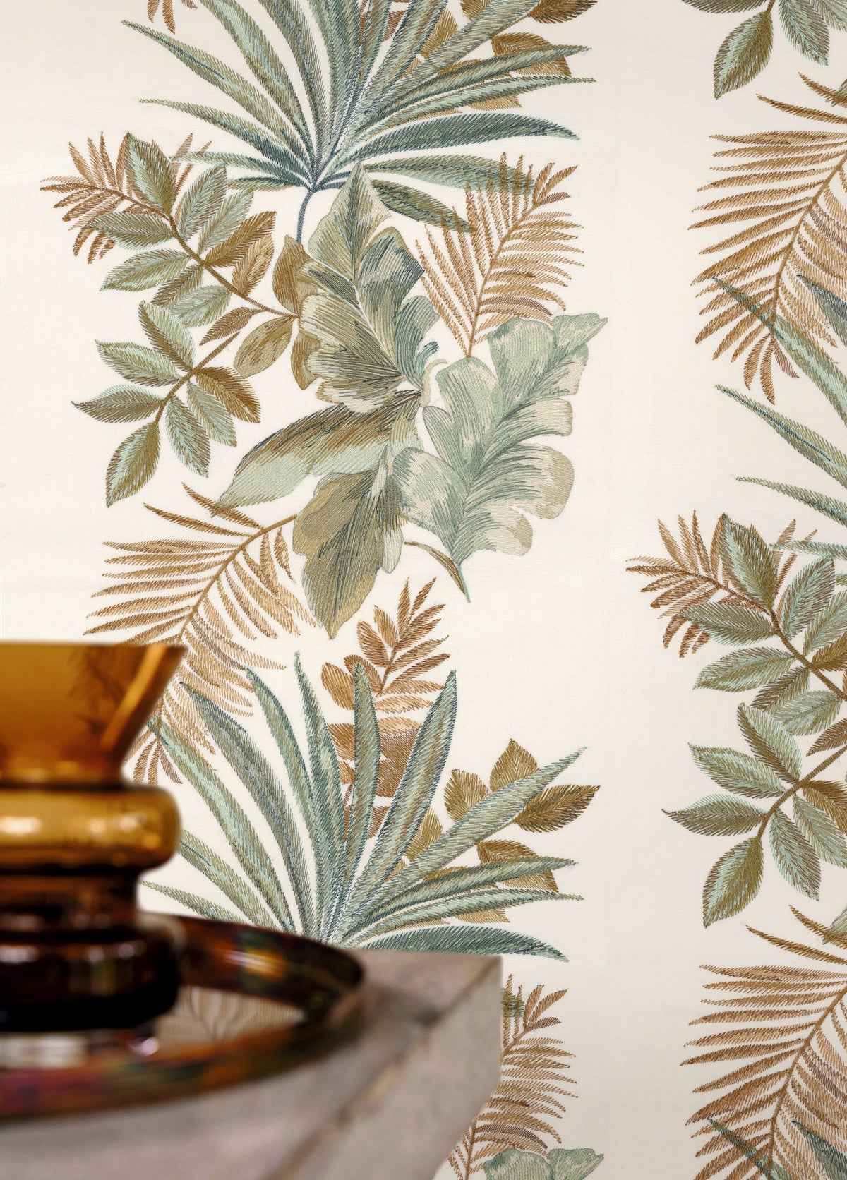 Casamance behang Hanae Jardin Ephemere 70753692 in interieur
