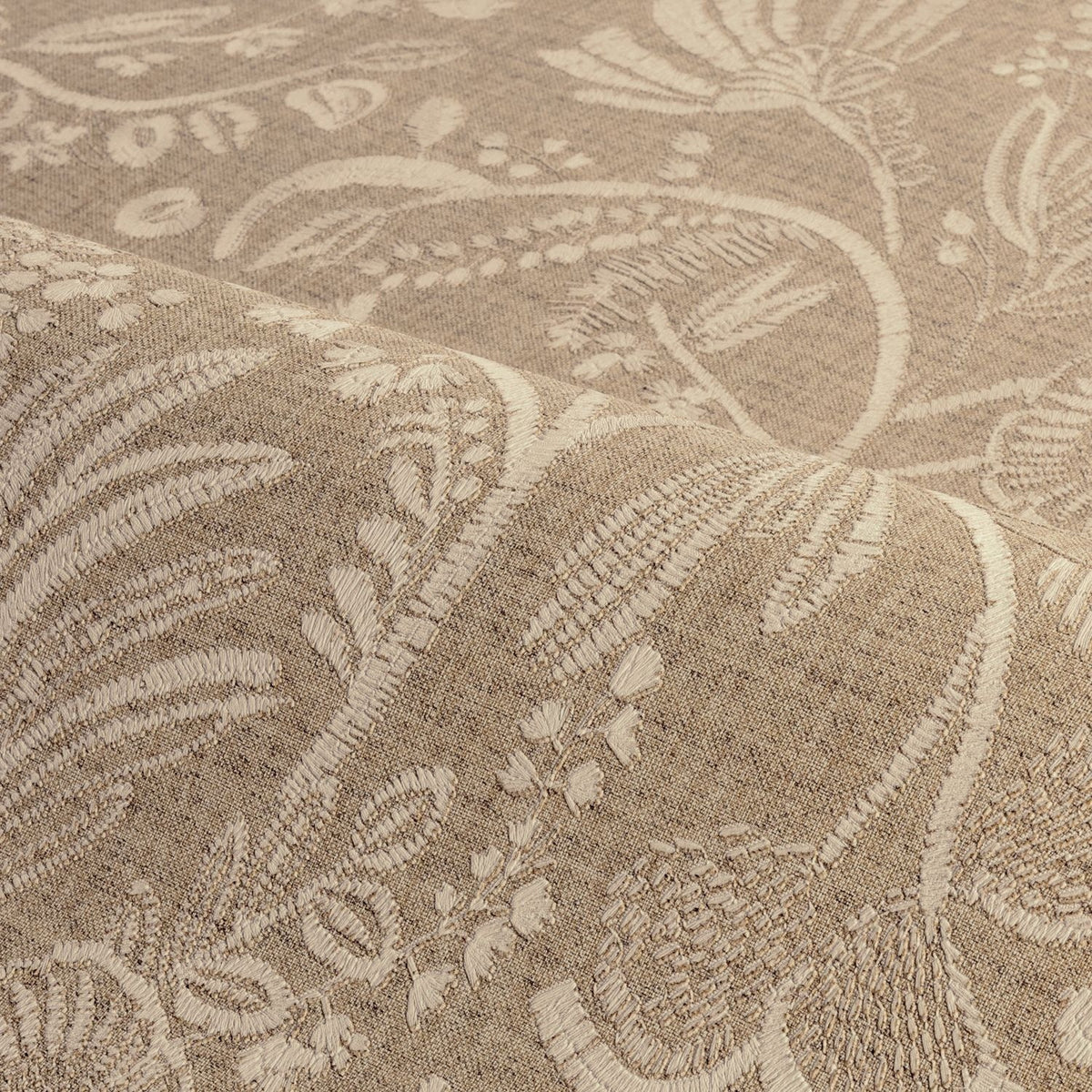 Casamance behang Broderies Pastel 76960304 detail