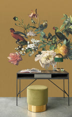 Eijffinger behang Museum 307403 big birds ochre bureautje in interieur