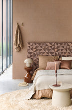Eijffinger behang Sensory 340323 headboard in interieur